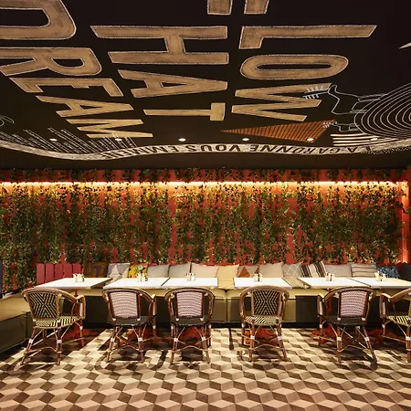 Hotel Mama Shelter *