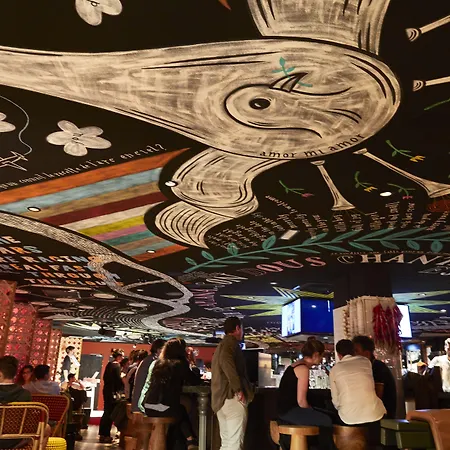 酒店 Mama Shelter