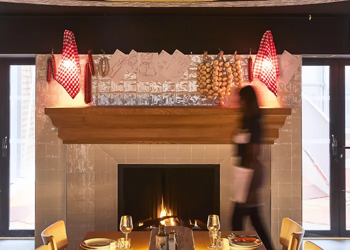 Mama Shelter Hotel *