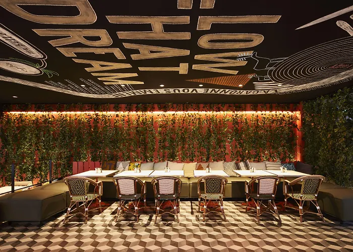 Hotel Mama Shelter *