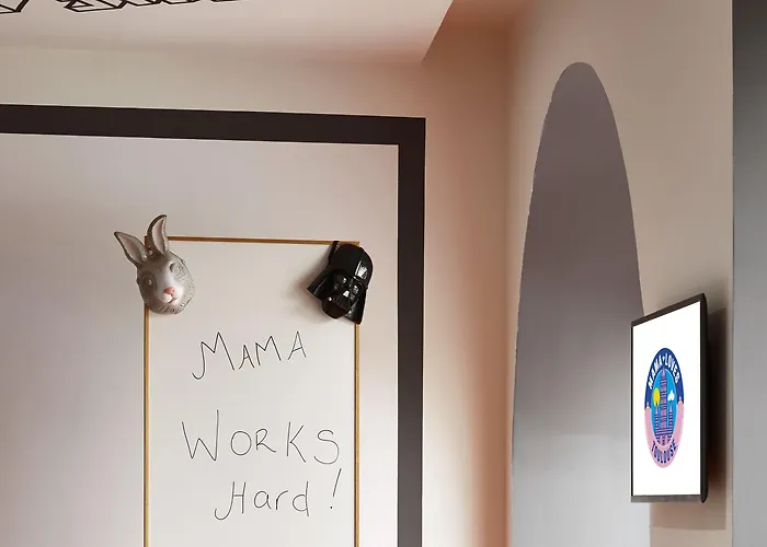 Mama Shelter Hotel *