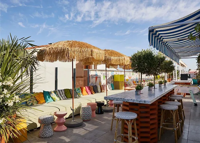 Mama Shelter Hotel *