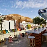 Mama Shelter Hotel *