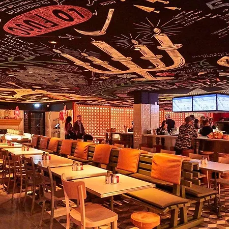 מלון Mama Shelter *